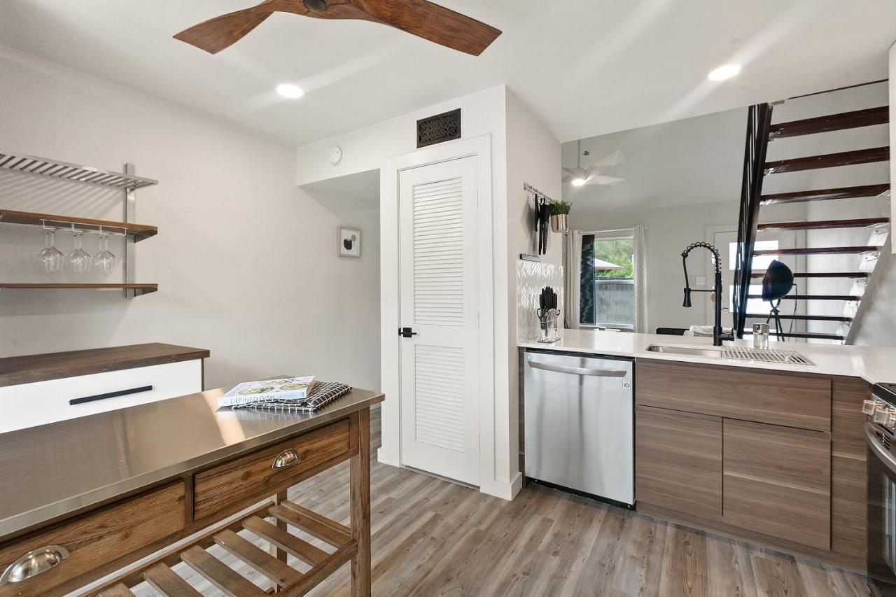 Contemporary Couples Getaway Near Austin Favorites - Loft 21 Apartment Bagian luar foto