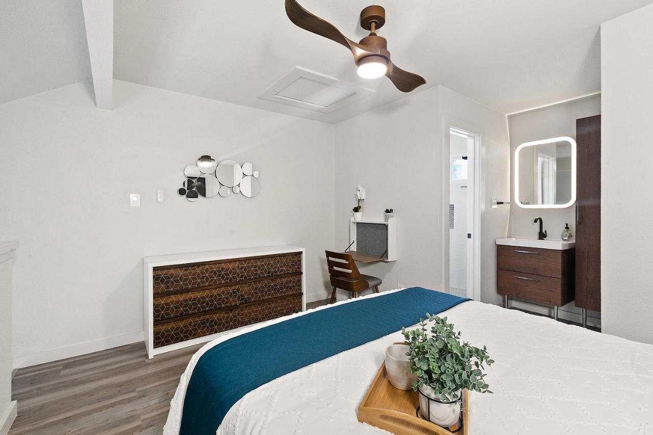 Contemporary Couples Getaway Near Austin Favorites - Loft 21 Apartment Bagian luar foto